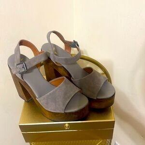 Lulu’s gray suede heels size 10